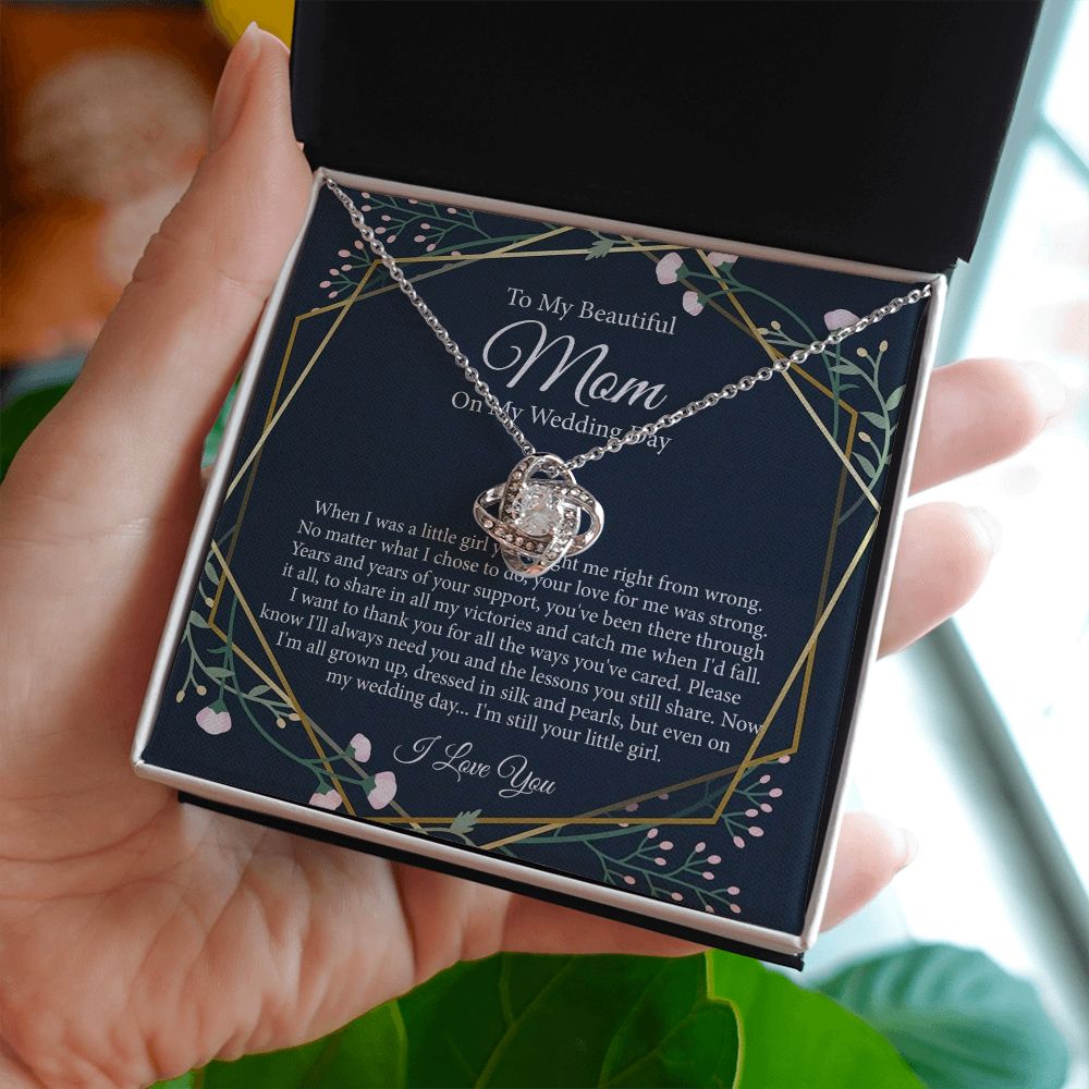 To My Beautiful Mom On My Wedding Day B0BSVDLVB3