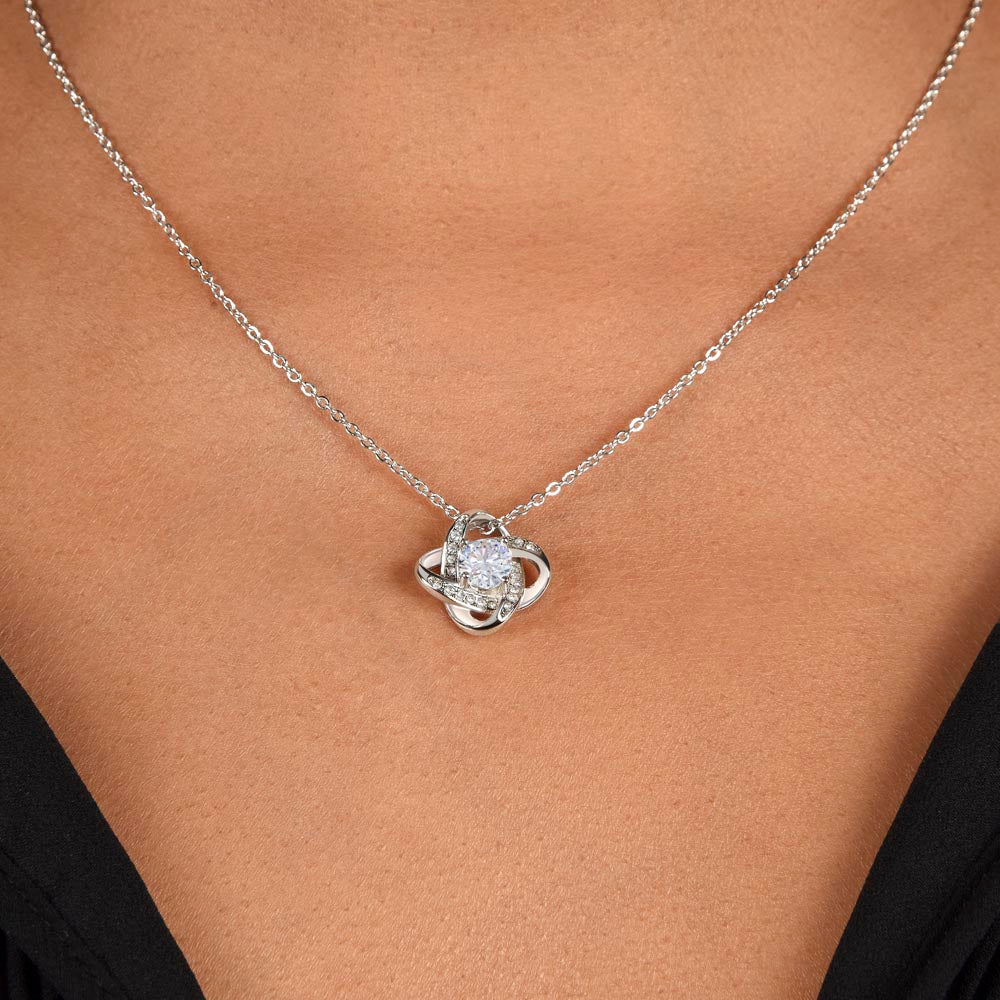To My Boyfriend's Mom Necklace - A Thoughtful Gift of Gratitude and Love - A Gift of Love and Affection