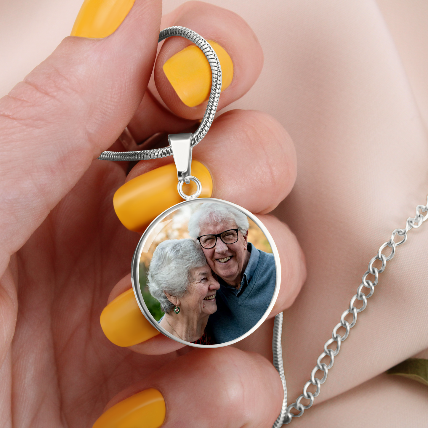 Circle Pendant Custom Photo Necklace Gift for Wife - Loss of Husband - JWshinee